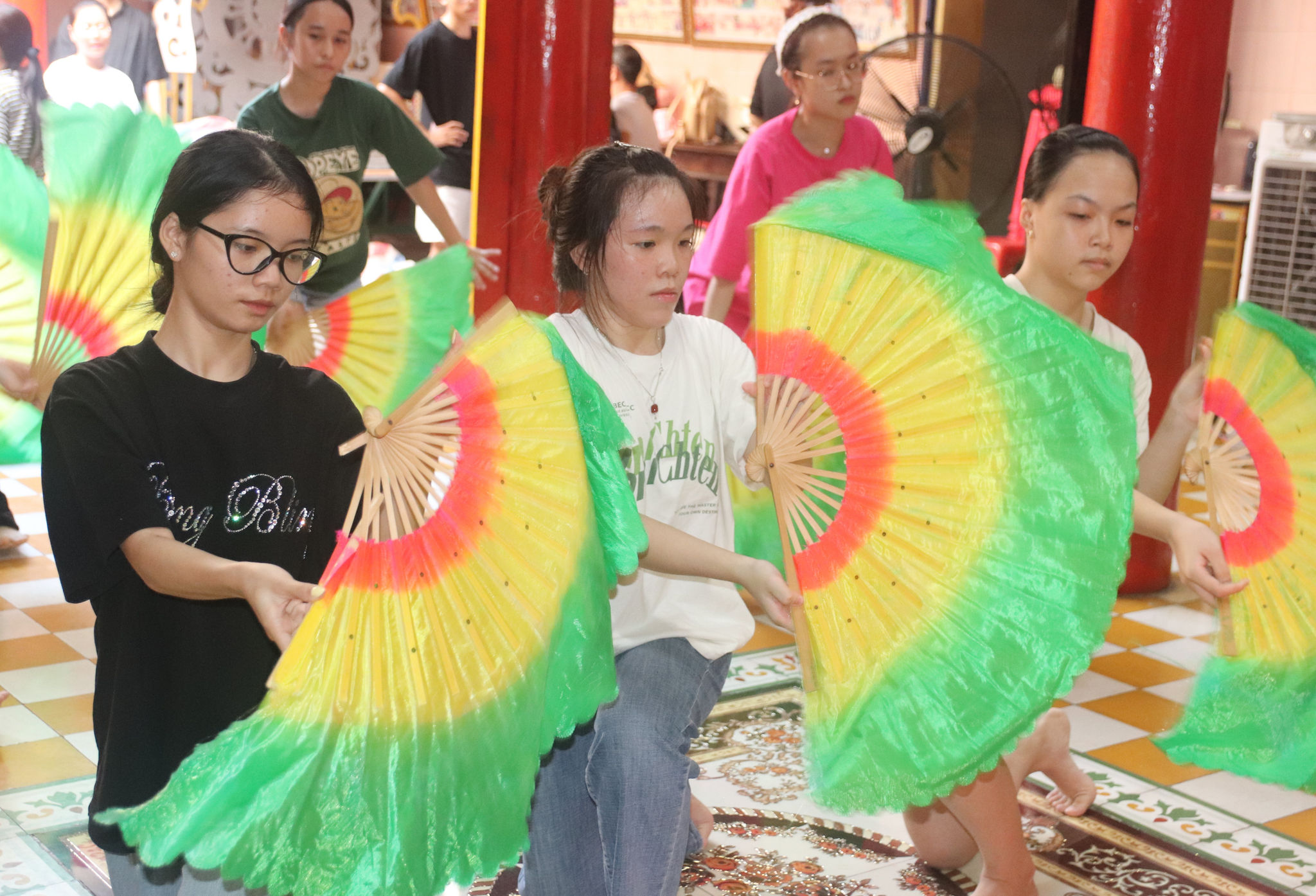 Rộn ràng chuẩn bị Lễ hội Nghinh Ông